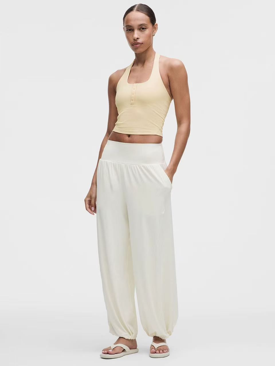 product-Ruiteng-Rowan Henry-neckline sport vest with a hanging collar-img